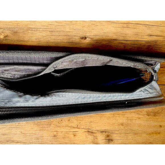 Case It The Mighty Zip Tab 3-Ring Binder 3” Capacity & Expandable File Organizer - Picture 5 of 7